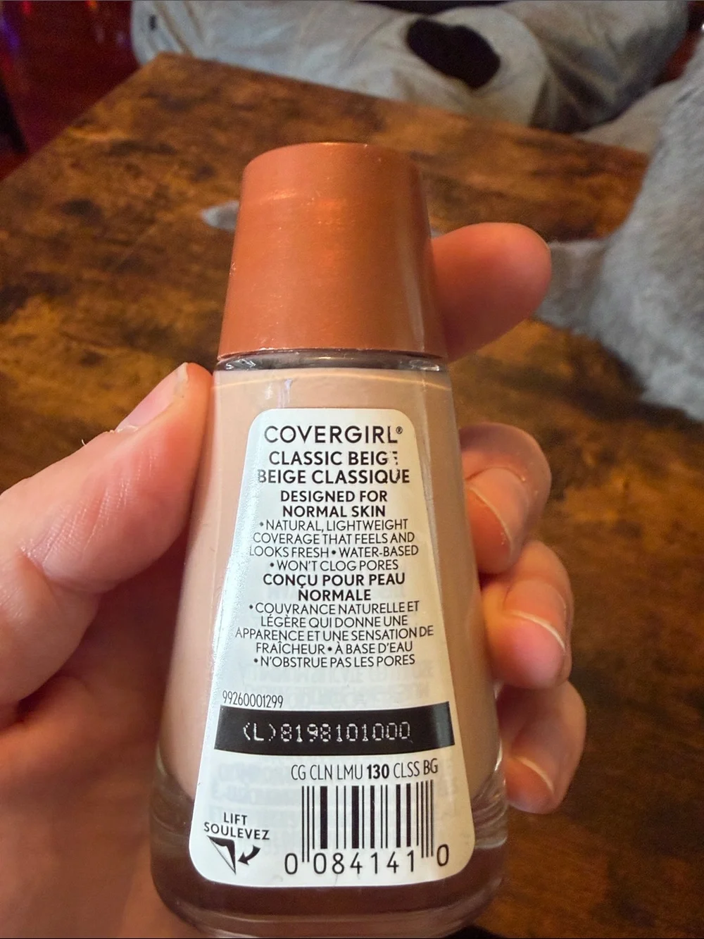 COVERGIRL Clean Liquid Foundation — Beige with Bronze Cap
